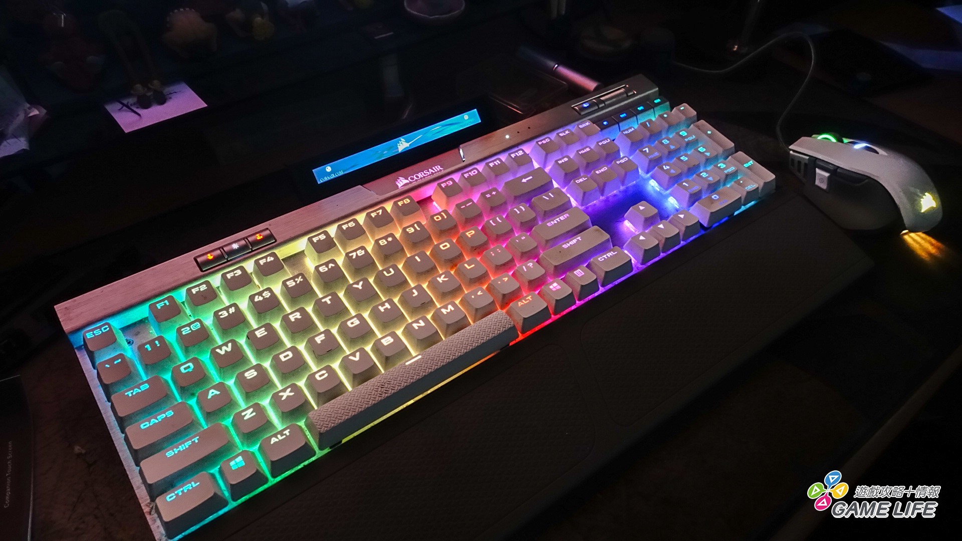 主控台滑起來！所有功能一指搞定 CORSAIR iCUE NEXUS！