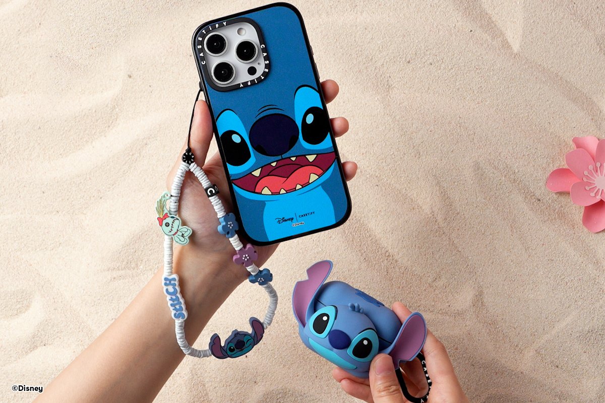 圖2.-Disney-星際寶貝-CASETiFY-聯名系列準備了一系列魅力無限的電子配件產品包括史迪奇珍藏版耳機保護殼、史迪奇手機吊飾、以及多款不同印花的手機殼款式等