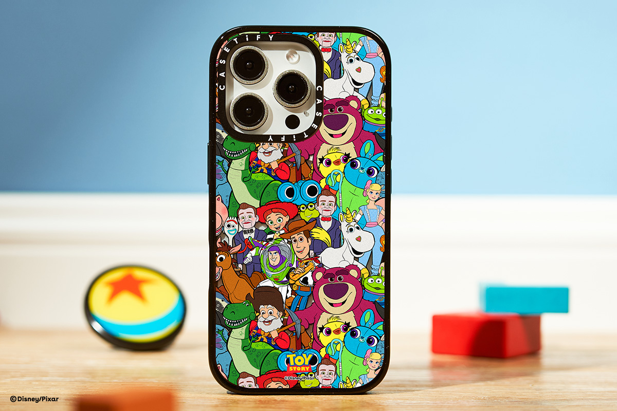圖5.-迪士尼皮克斯《玩具總動員》-_-CASETiFY-聯名系列亦推出一系列懷舊可愛的電子配件，包括限量版「玩具總動員手機吊飾」等