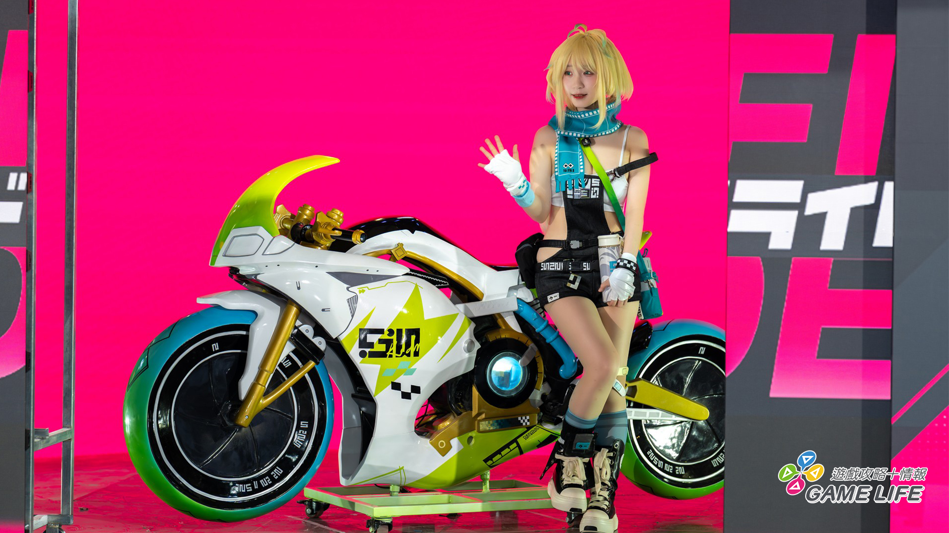 TGS2025_showgirl_002