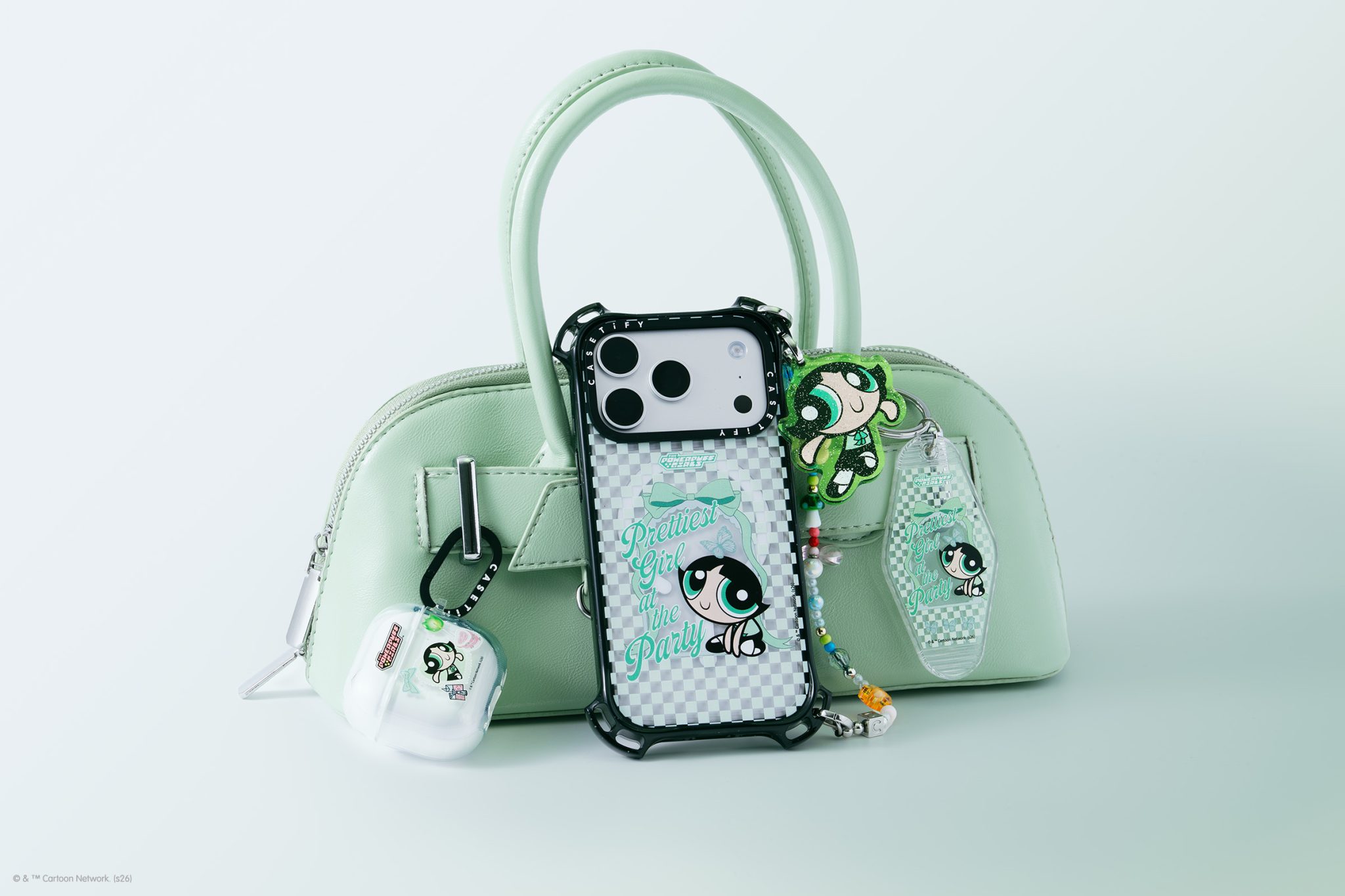 圖7. 凡購買飛天小女警吊墜盲盒四入套組，即可獲得「童趣花園 Charm Keychain」串珠鑰匙圈一個（數量有限，送完為止），舉手投足盡是軟萌夢幻的少女氣息