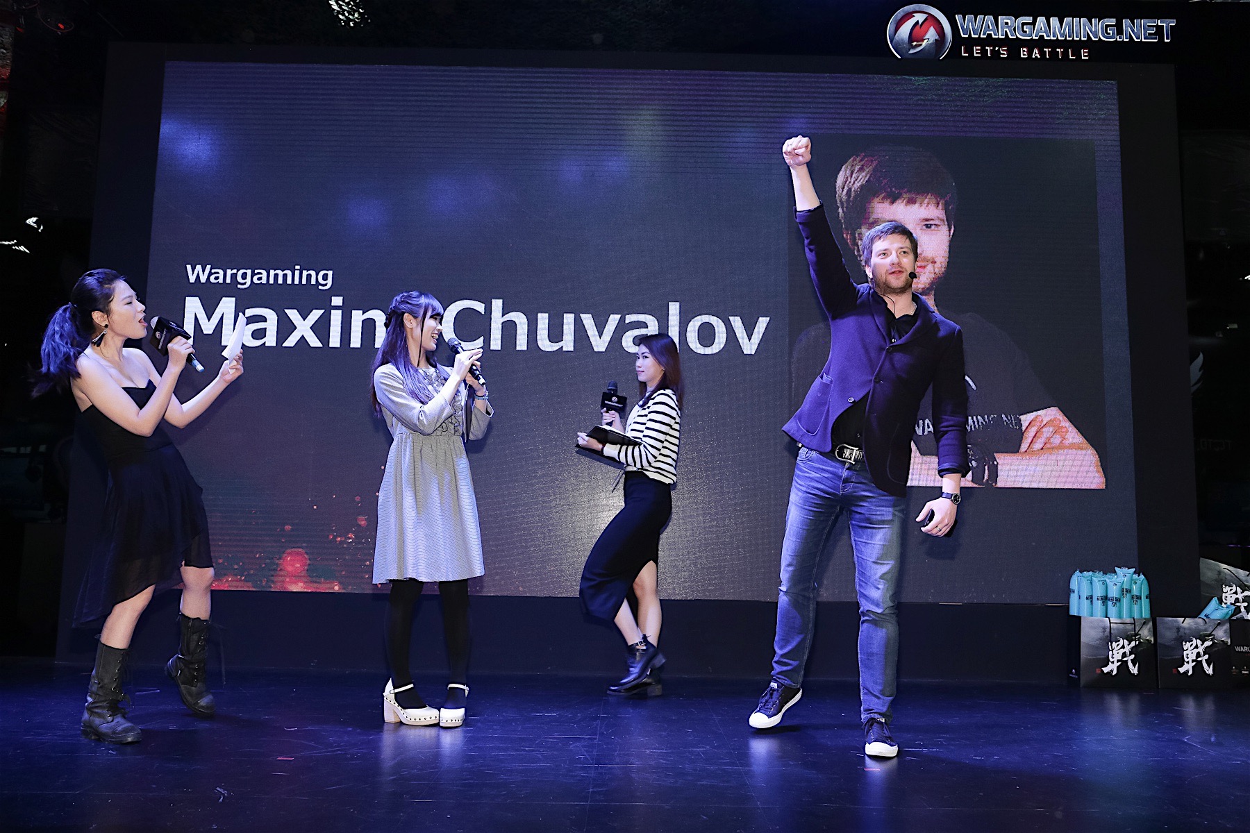 主管攜手日本聲優搶先於Wargaming舞台活動中公佈全新《少女與戰車》模組.jpg.jpg