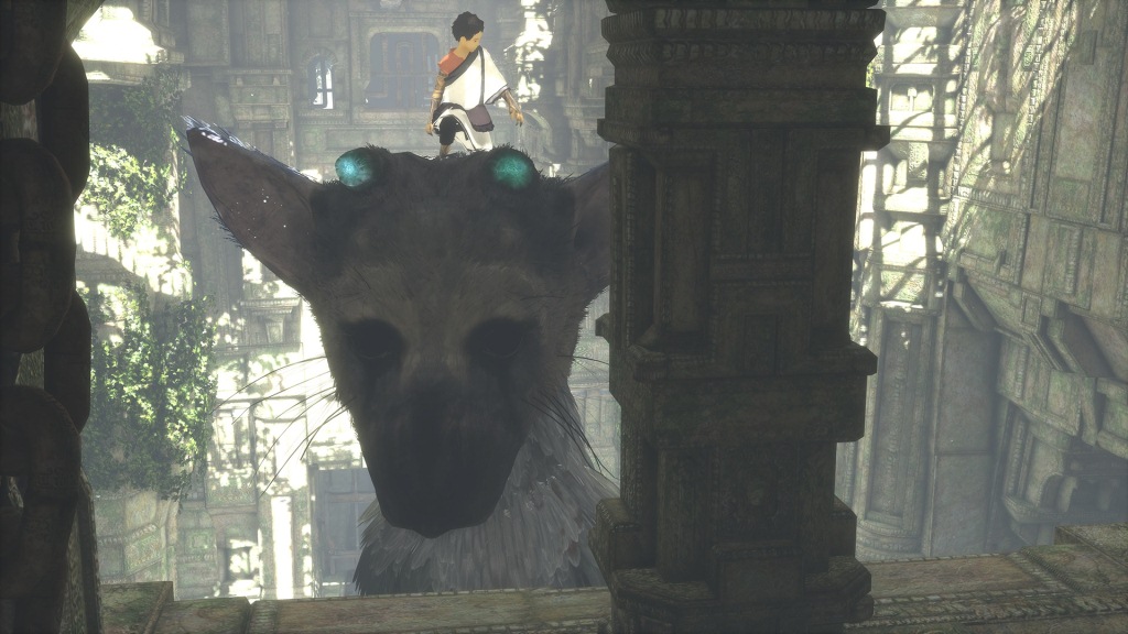 TRICO_SS_150602_11_01_SpearBloodOn.jpg