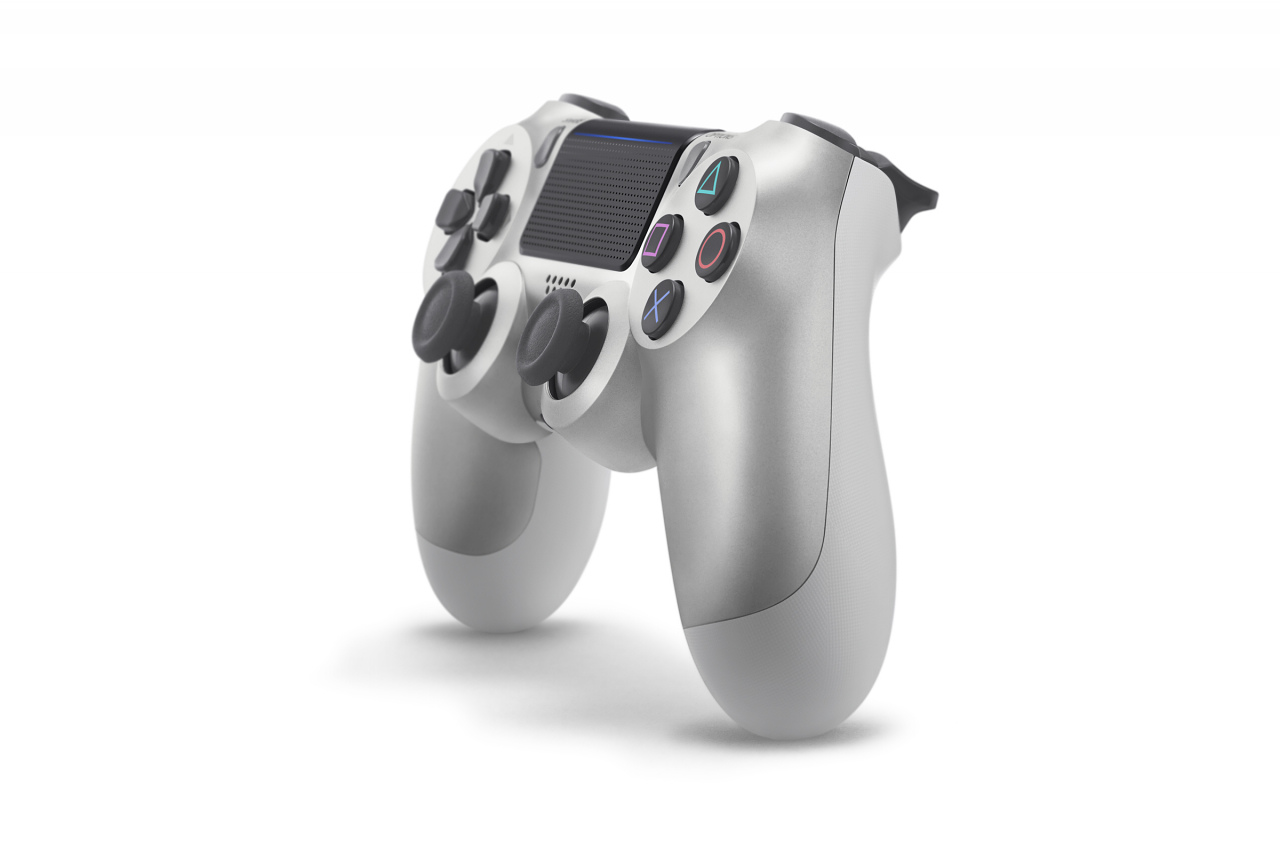 DUALSHOCK4_2_Silver_03.jpg