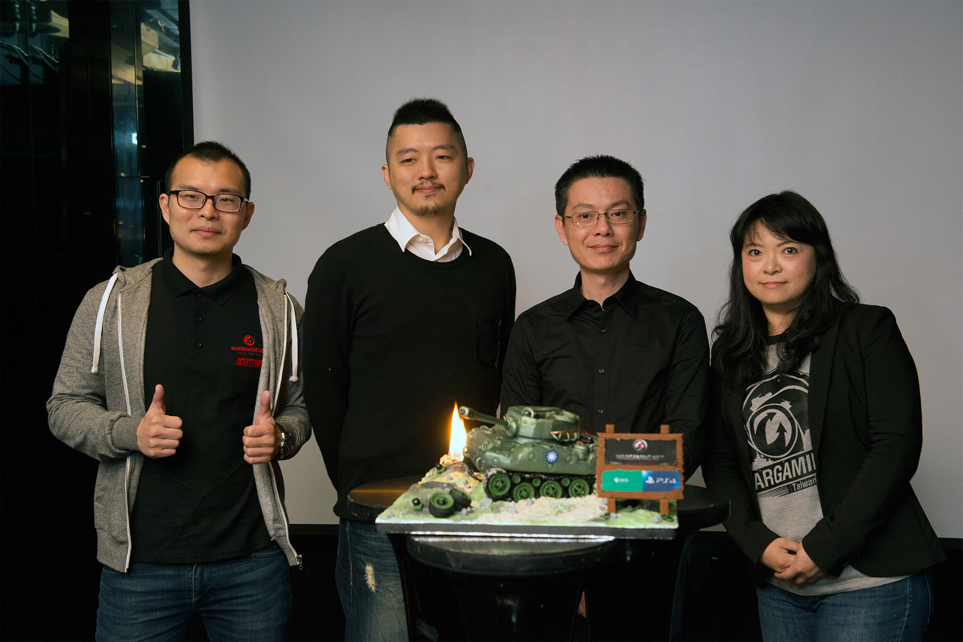 戰遊網_台灣分公司_主管合影_Type 64翻糖戰車_《戰車世界:家用主機版》週年紀念.jpg.jpg