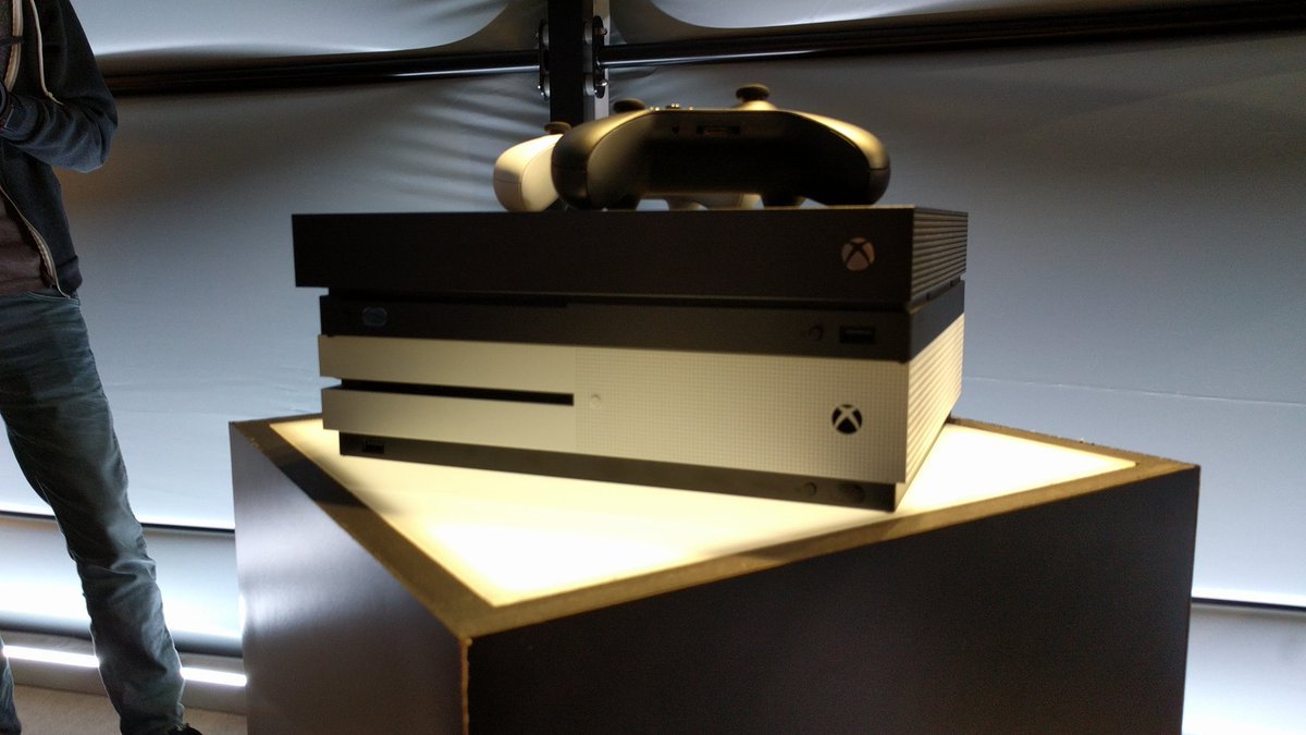 3262641-xbox one x stack.jpg