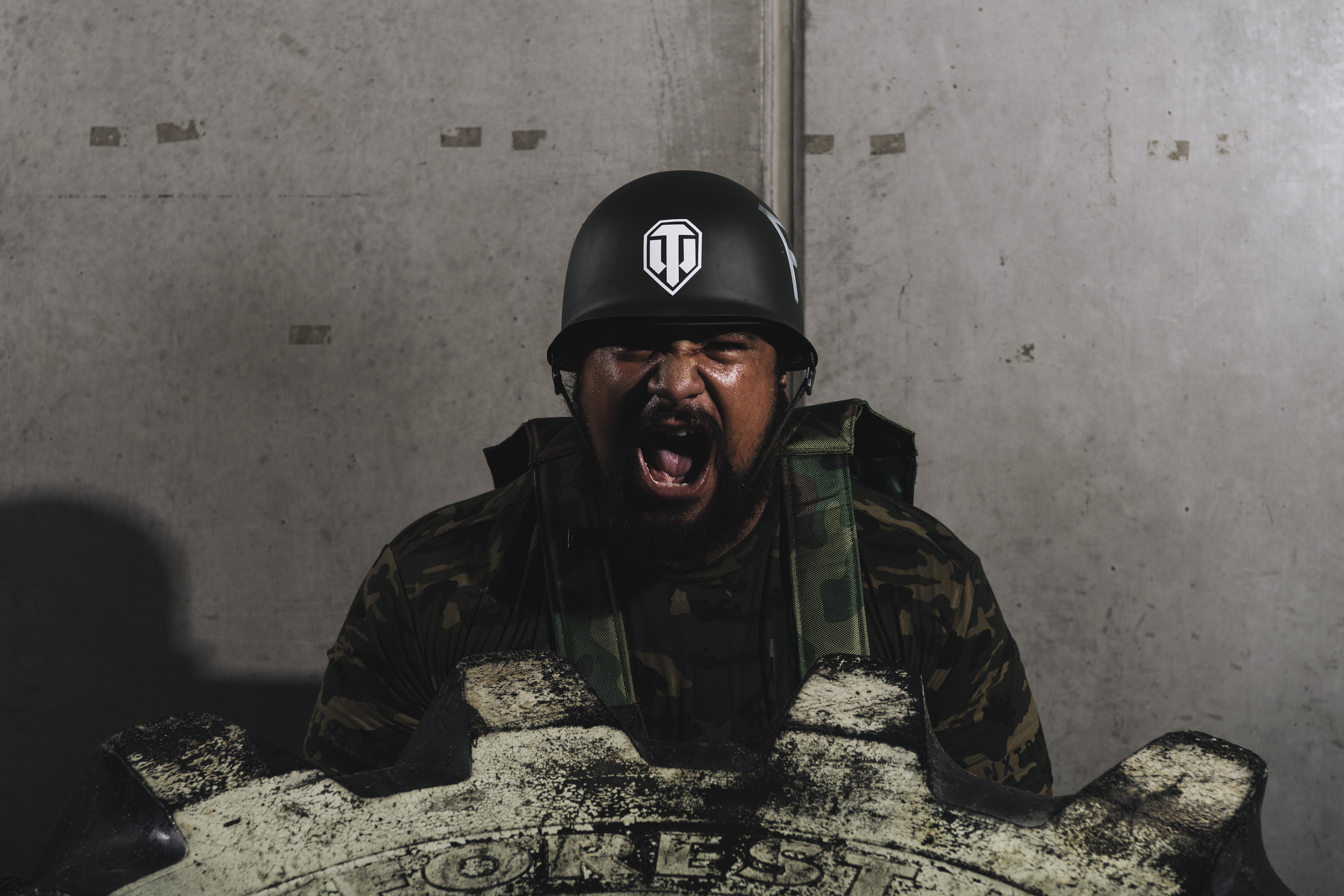 World of Tanks - Arnold Pro Strongman Eddie Williams 2.JPG