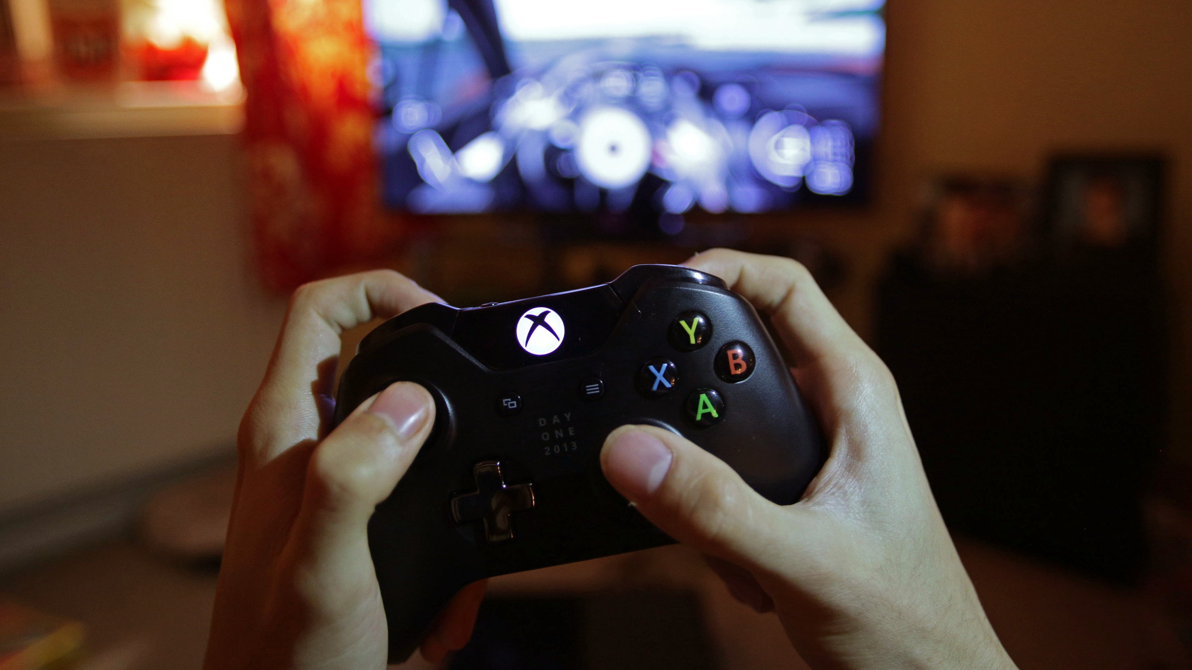 compulsive-video-game-playing-now-classified-as-a-mental-health-problem-13642786.jpg