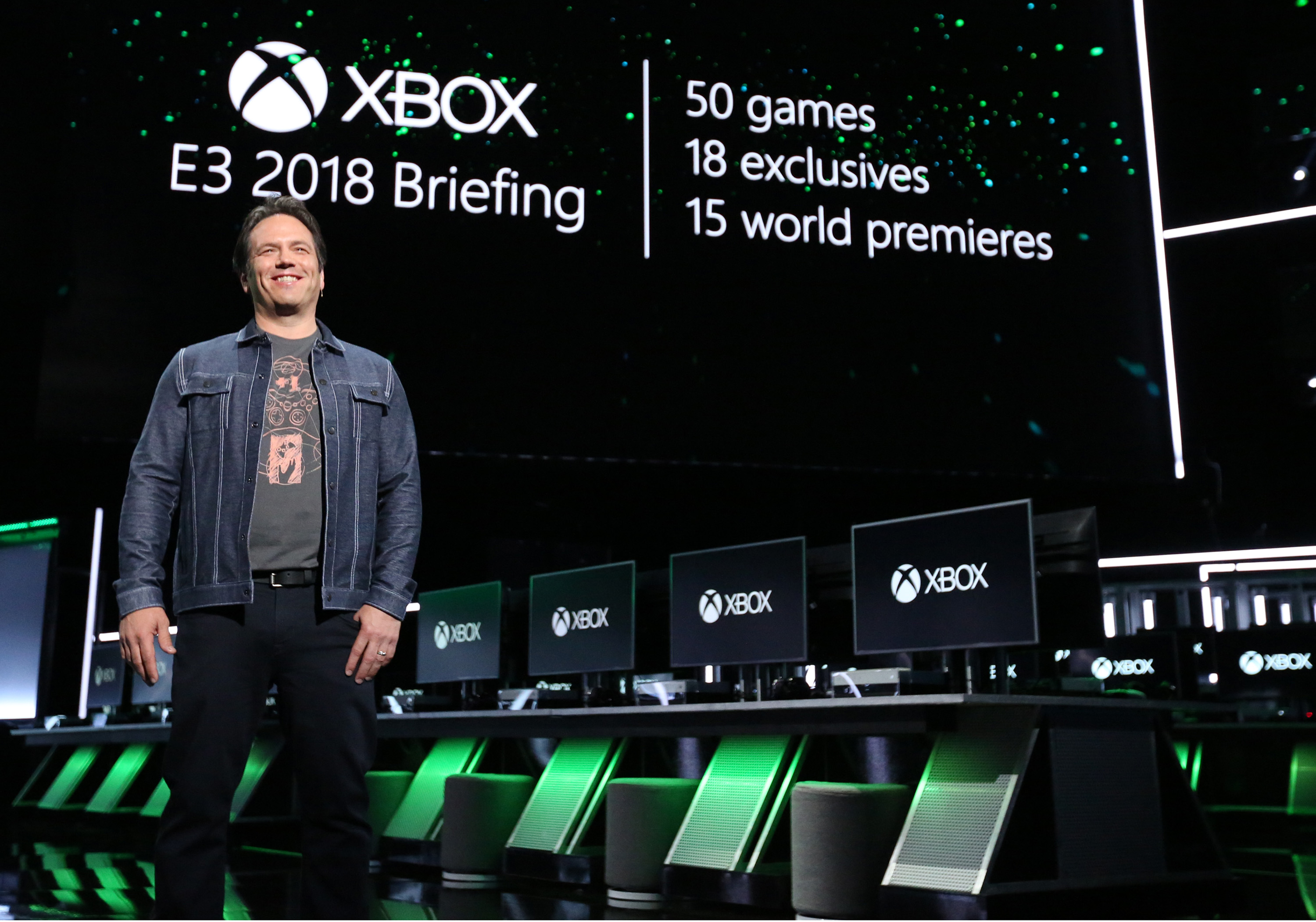 phil_spencer_e3_2018_microsoft_stage_official_1.jpg