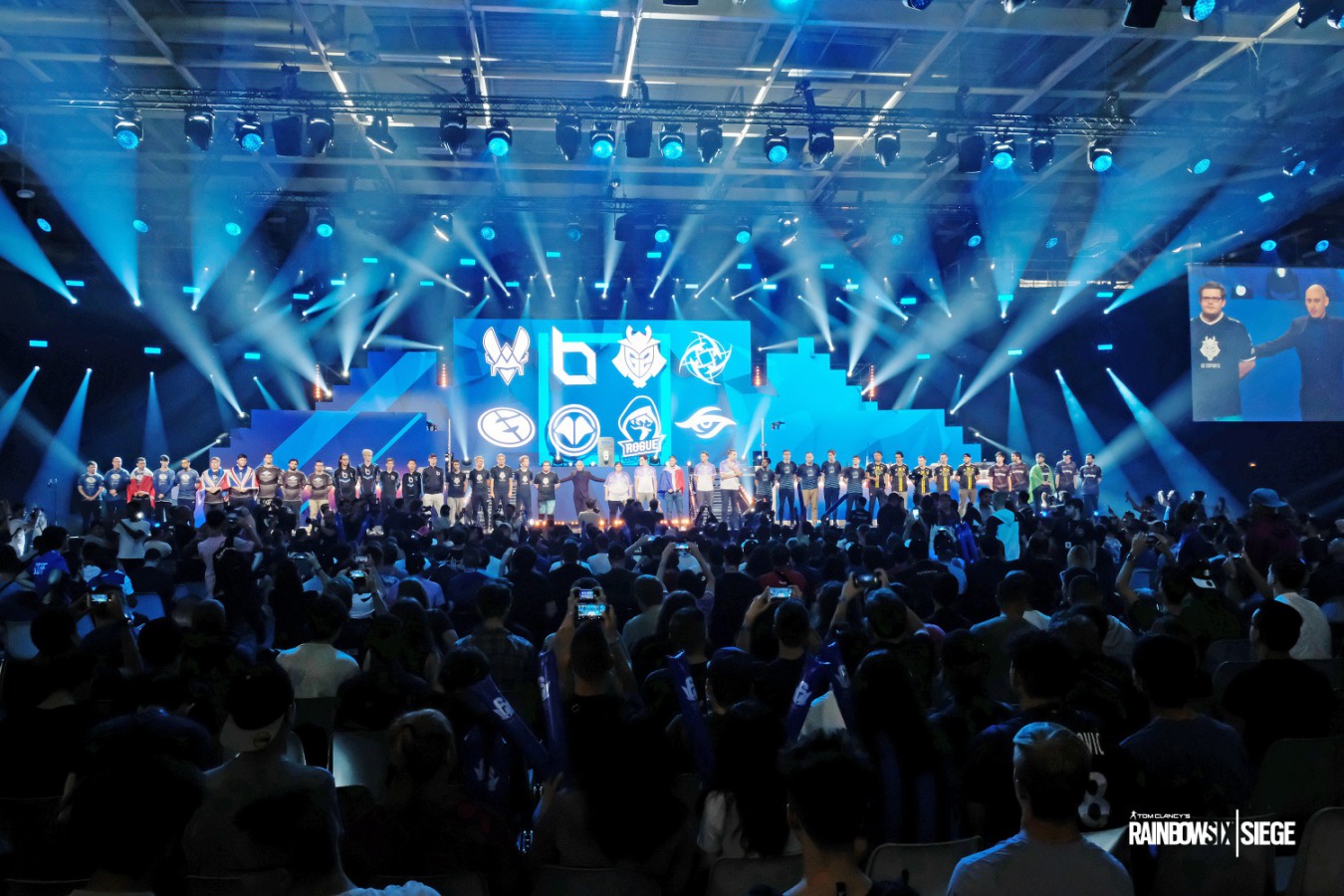 R6S_Six_Paris_Major_Photo_06.JPG
