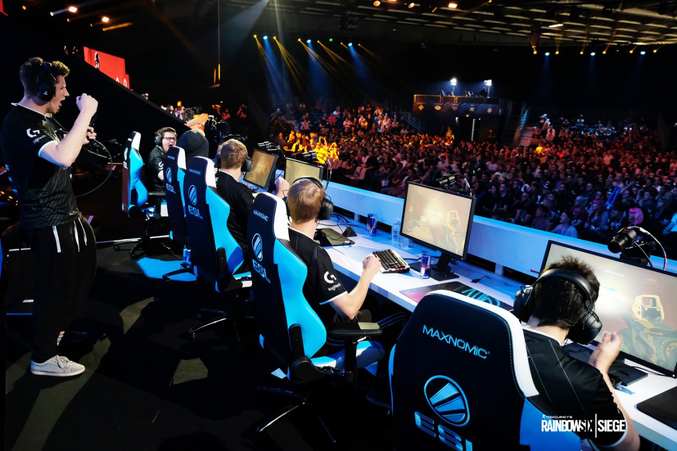 R6S_Six_Paris_Major_Photo_07.JPG