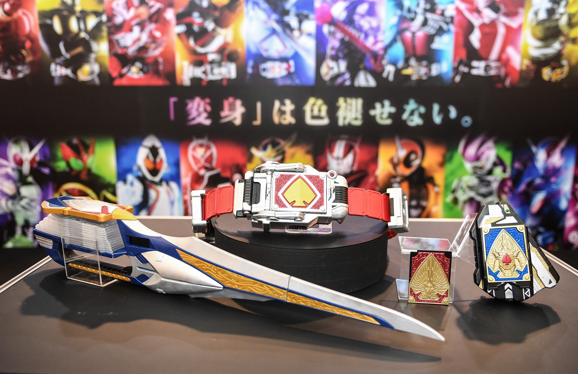 附圖2_萬代官方網路商店PREMIUM BANDAI最新販售的《假面騎士劍》CSM BLAYBUCKLE & ROU.jpg