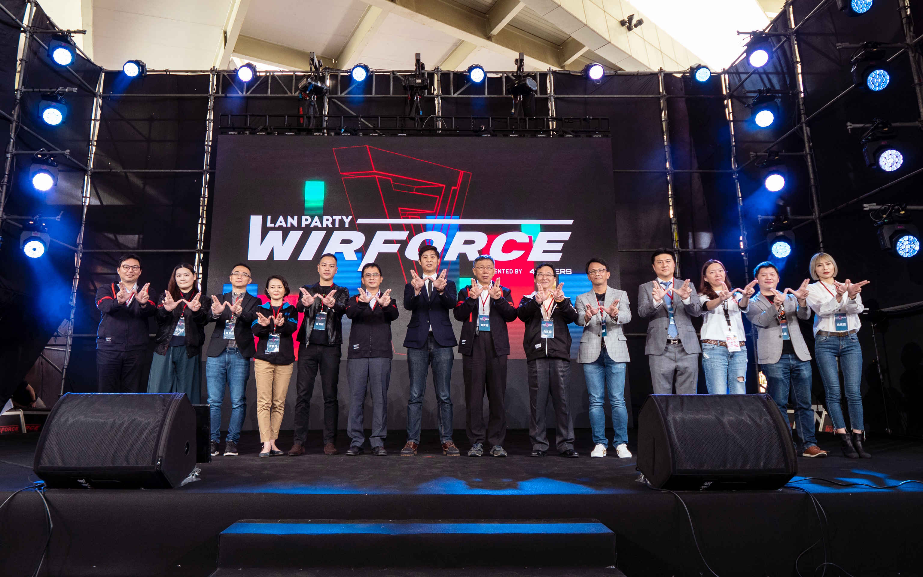 新聞照片1:WirForce2019今舉行開幕記者會,與會長官合影.jpg