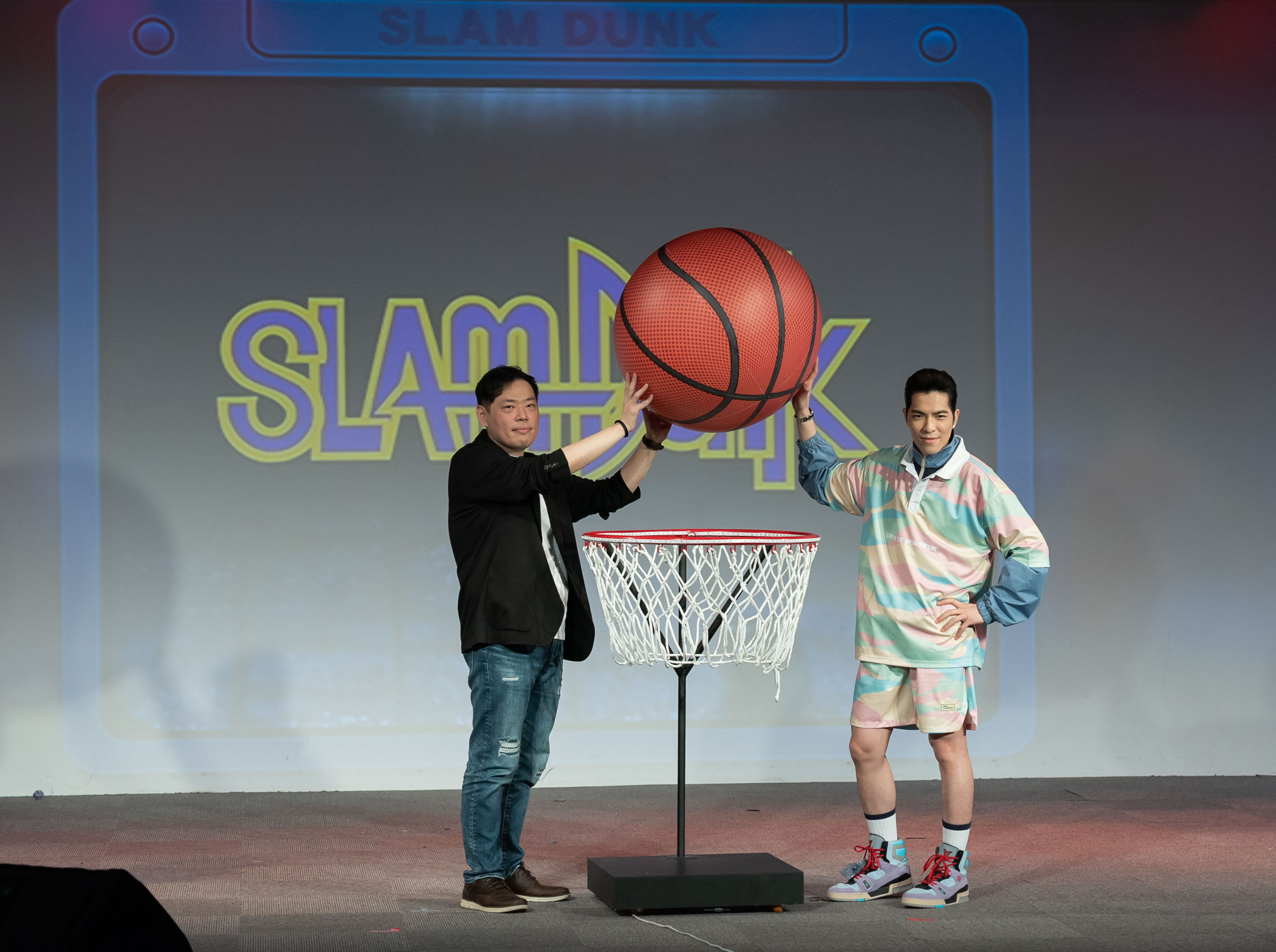 01.活動大使蕭敬騰與DeNA總經理陳銘寬親自為《灌籃高手 SLAM DUNK》籃球競技手遊歡慶.jpg